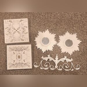 Bundle of wall hangings